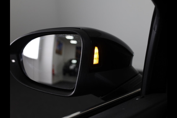 Volkswagen GOLF Variant 1.5 TSI Style 150 pk | Navigatie via App | Panoramadak | Parkeersensoren (Park assist) | Stoelverwarming | Apple Carplay/Android Auto |