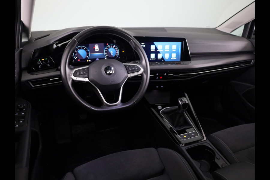 Volkswagen GOLF Variant 1.5 TSI Style 150 pk | Navigatie via App | Panoramadak | Parkeersensoren (Park assist) | Stoelverwarming | Apple Carplay/Android Auto |