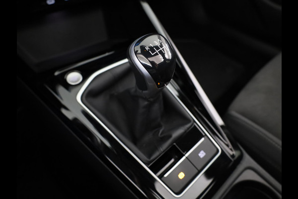 Volkswagen GOLF Variant 1.5 TSI Style 150 pk | Navigatie via App | Panoramadak | Parkeersensoren (Park assist) | Stoelverwarming | Apple Carplay/Android Auto |