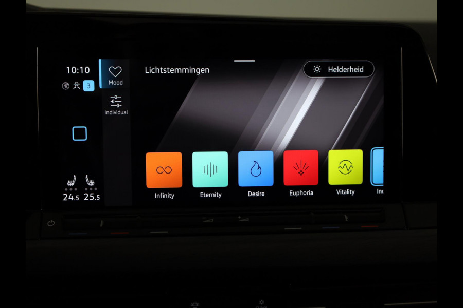 Volkswagen GOLF Variant 1.5 TSI Style 150 pk | Navigatie via App | Panoramadak | Parkeersensoren (Park assist) | Stoelverwarming | Apple Carplay/Android Auto |