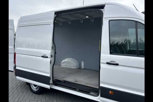 Volkswagen Crafter 2.0 TDI 141 PK / DSG AUTOMAAT / L3H3 / 3 TONS TREKHAAK / AIRCO / CRUISE / CAMERA / 3-ZITS