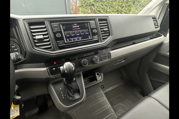 Volkswagen Crafter 2.0 TDI 141 PK / DSG AUTOMAAT / L3H3 / 3 TONS TREKHAAK / AIRCO / CRUISE / CAMERA / 3-ZITS