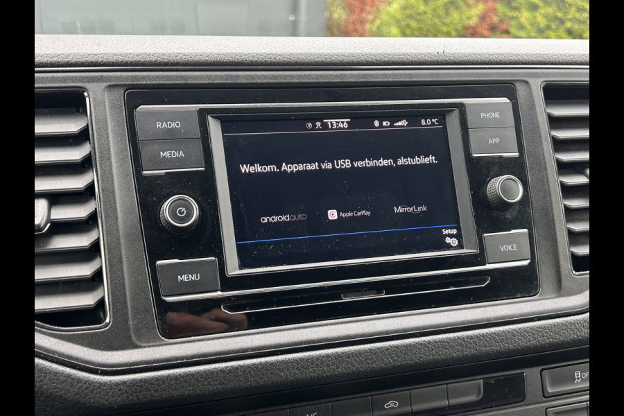 Volkswagen Crafter 2.0 TDI 141 PK / DSG AUTOMAAT / L3H3 / 3 TONS TREKHAAK / AIRCO / CRUISE / CAMERA / 3-ZITS