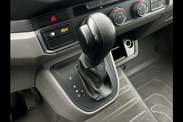 Volkswagen Crafter 2.0 TDI 141 PK / DSG AUTOMAAT / L3H3 / 3 TONS TREKHAAK / AIRCO / CRUISE / CAMERA / 3-ZITS