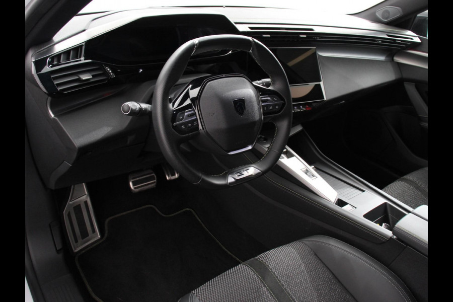 Peugeot 308 1.2 PureTech 130pk Automaat GT | Demo! | Climate control Adaptive cruise control Parkeersensoren Achteruitrijcamera Navigatie Voorstoelen verwarmd LED Apple Carplay/ Android Auto