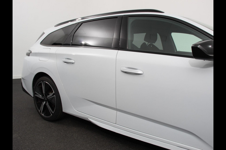 Peugeot 308 1.2 PureTech 130pk Automaat GT | Demo! | Climate control Adaptive cruise control Parkeersensoren Achteruitrijcamera Navigatie Voorstoelen verwarmd LED Apple Carplay/ Android Auto