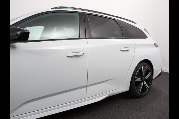 Peugeot 308 1.2 PureTech 130pk Automaat GT | Demo! | Climate control Adaptive cruise control Parkeersensoren Achteruitrijcamera Navigatie Voorstoelen verwarmd LED Apple Carplay/ Android Auto