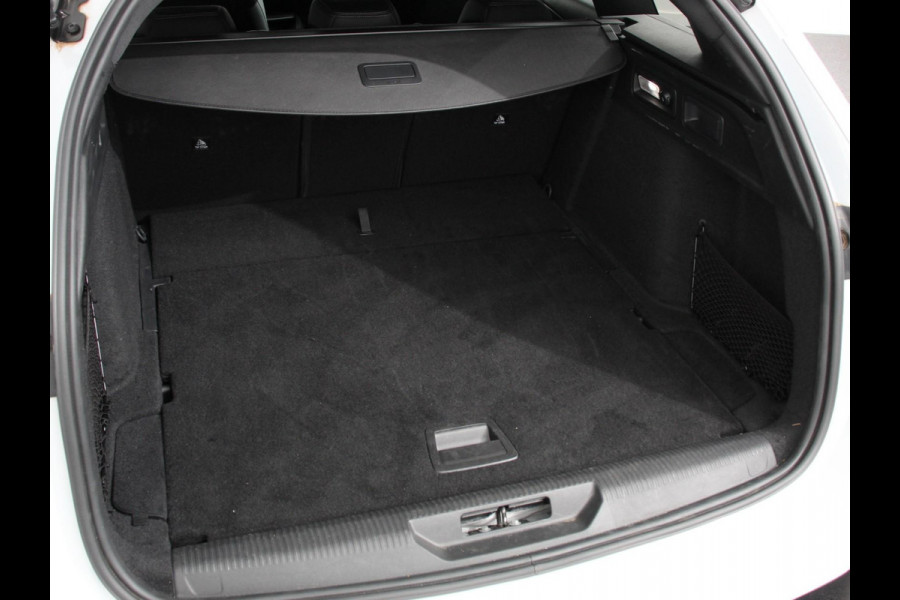 Peugeot 308 1.2 PureTech 130pk Automaat GT | Demo! | Climate control Adaptive cruise control Parkeersensoren Achteruitrijcamera Navigatie Voorstoelen verwarmd LED Apple Carplay/ Android Auto