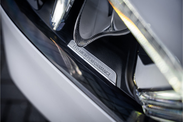 Mercedes-Benz GLE GLE350 e 4MATIC Premium Plus - AMG l Panorama l Trekh. l Luchtv. l 22'' l HUD l ACC