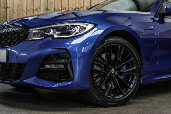 BMW 3 Serie Touring 330e M-Sport *Pano*H/K*360 Camera*Trekhaak*