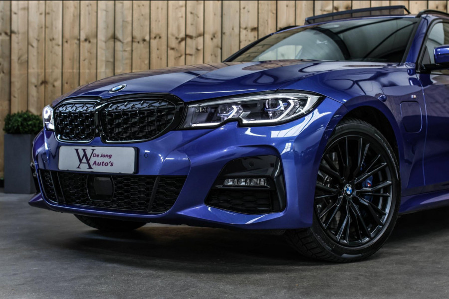 BMW 3 Serie Touring 330e M-Sport *Pano*H/K*360 Camera*Trekhaak*