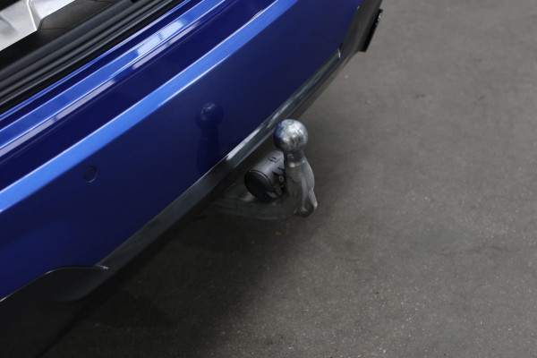 BMW 3 Serie Touring 330e M-Sport *Pano*H/K*360 Camera*Trekhaak*