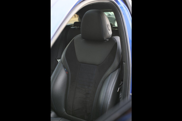 BMW 3 Serie Touring 330e M-Sport *Pano*H/K*360 Camera*Trekhaak*