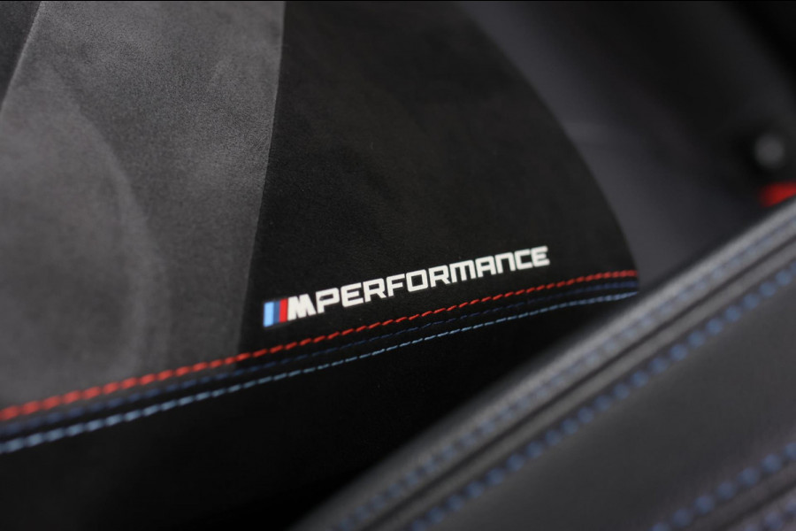 BMW 3 Serie Touring 330e M-Sport *Pano*H/K*360 Camera*Trekhaak*