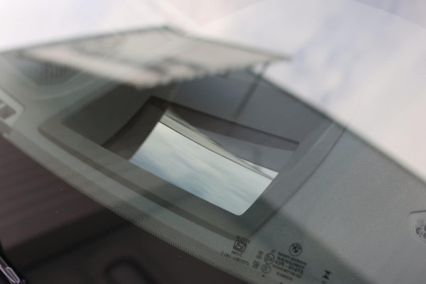 BMW 3 Serie Touring 330e M-Sport *Pano*H/K*360 Camera*Trekhaak*