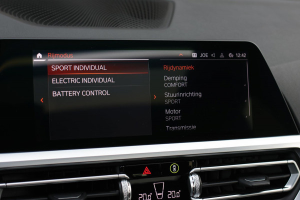 BMW 3 Serie Touring 330e M-Sport *Pano*H/K*360 Camera*Trekhaak*