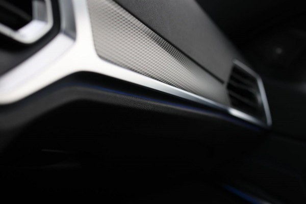 BMW 3 Serie Touring 330e M-Sport *Pano*H/K*360 Camera*Trekhaak*