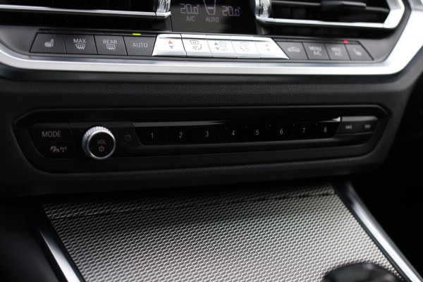 BMW 3 Serie Touring 330e M-Sport *Pano*H/K*360 Camera*Trekhaak*
