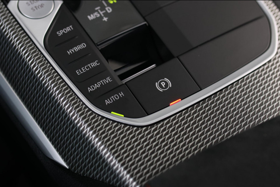 BMW 3 Serie Touring 330e M-Sport *Pano*H/K*360 Camera*Trekhaak*