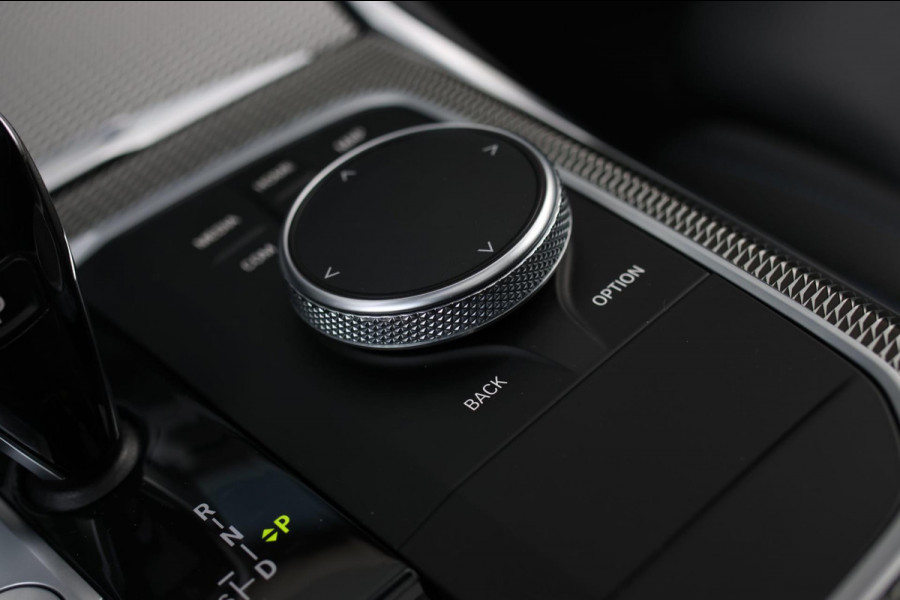 BMW 3 Serie Touring 330e M-Sport *Pano*H/K*360 Camera*Trekhaak*