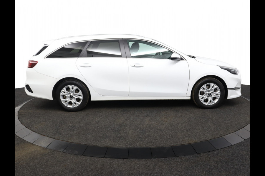 Kia Ceed Sportswagon 1.5 T-GDi DynamicPlusLine - Lichtmetalen Velgen - LED - Cruise Control - Stoel/Stuurverwarming - Dodehoek Detectie - Fabrieksgarantie Tot 2031
