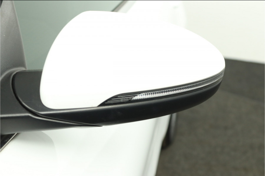 Kia Ceed Sportswagon 1.5 T-GDi DynamicPlusLine - Lichtmetalen Velgen - LED - Cruise Control - Stoel/Stuurverwarming - Dodehoek Detectie - Fabrieksgarantie Tot 2031