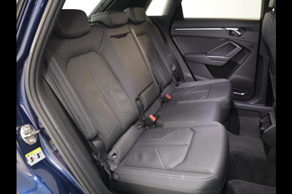Audi Q3 45 TFSI e S edition 245 pk S-tronic | Navigatie | Parkeersensoren (Park assist) | Achteruitrijcamera | Adaptieve cruise control | Lederen bekleding | Elektr. voorstoelen | S-Line |