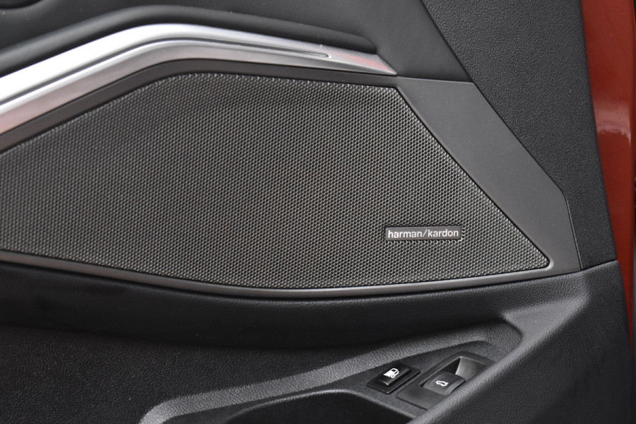BMW 3 Serie 330e M Sport Individual | Pano | Laser | ACC | Head-Up | Memory Seats | 19'' Wielen |