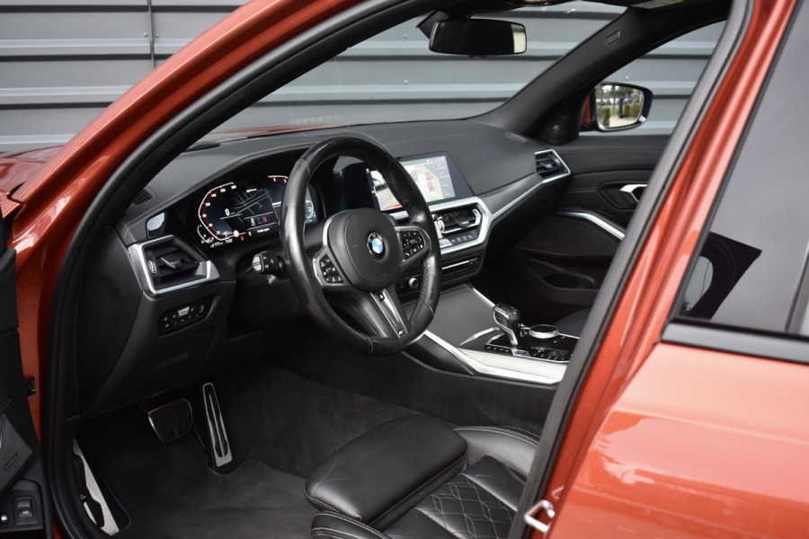 BMW 3 Serie 330e M Sport Individual | Pano | Laser | ACC | Head-Up | Memory Seats | 19'' Wielen |