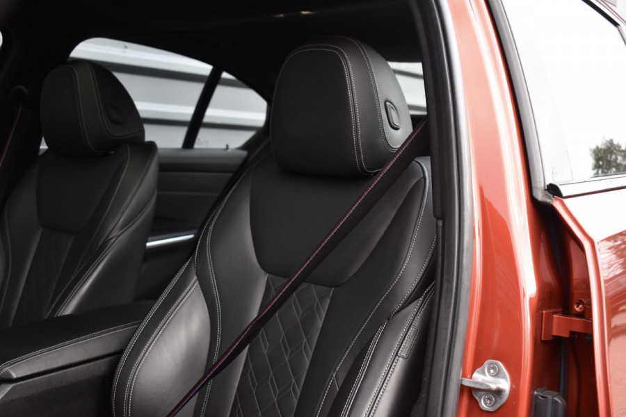 BMW 3 Serie 330e M Sport Individual | Pano | Laser | ACC | Head-Up | Memory Seats | 19'' Wielen |