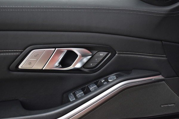 BMW 3 Serie 330e M Sport Individual | Pano | Laser | ACC | Head-Up | Memory Seats | 19'' Wielen |