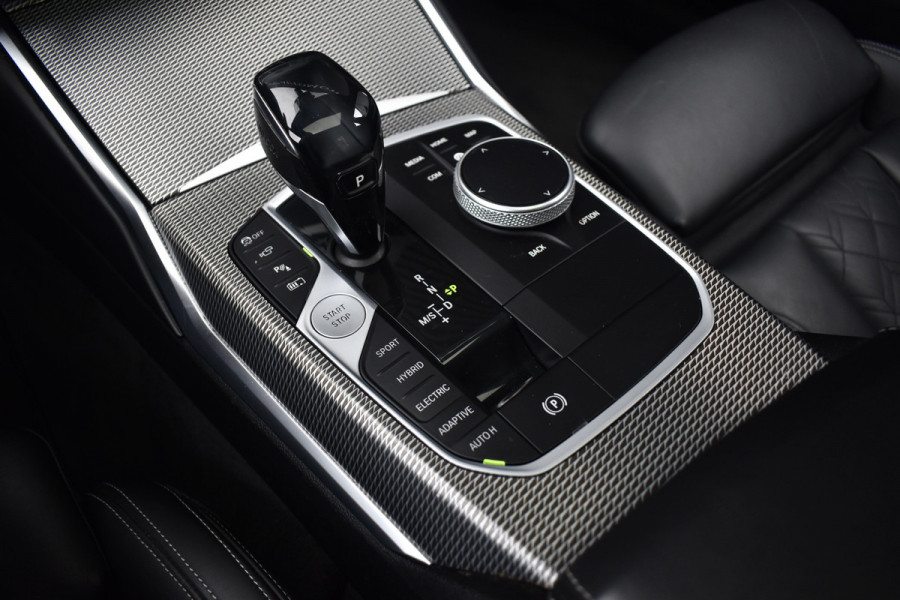 BMW 3 Serie 330e M Sport Individual | Pano | Laser | ACC | Head-Up | Memory Seats | 19'' Wielen |