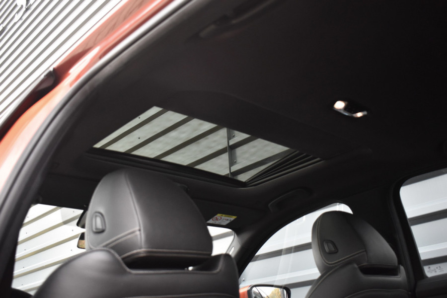 BMW 3 Serie 330e M Sport Individual | Pano | Laser | ACC | Head-Up | Memory Seats | 19'' Wielen |