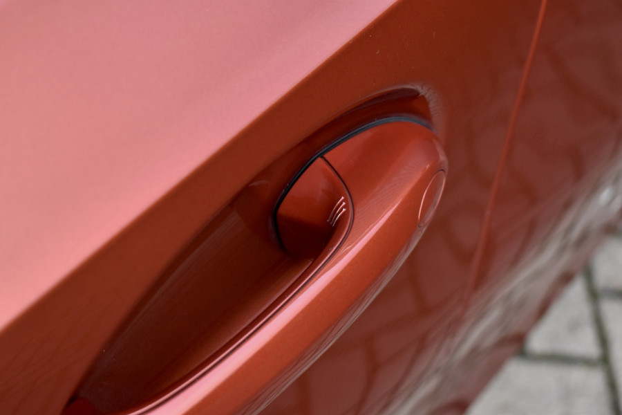 BMW 3 Serie 330e M Sport Individual | Pano | Laser | ACC | Head-Up | Memory Seats | 19'' Wielen |