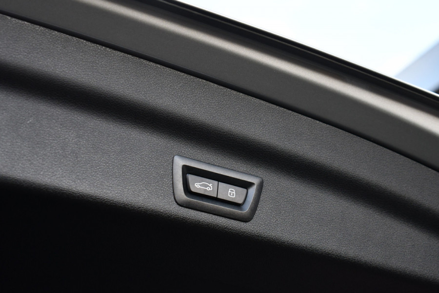 BMW X1 xDrive25e M-Sport Pano Trekhaak Camera 3786km!