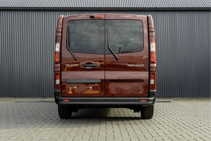 Renault Trafic Blue dCi 150PK | L2H1 | 9-Zits | EX BTW/BPM | LED | Canera | Navi | Zijschuifdeur R+L | Cruise | Airco | PDC | Euro 6