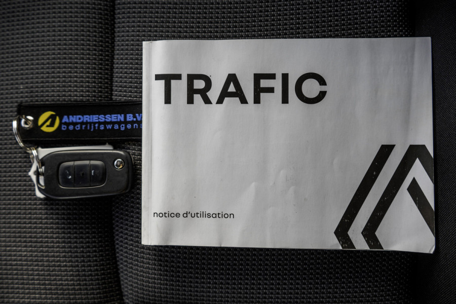 Renault Trafic Blue dCi 150PK | L2H1 | 9-Zits | EX BTW/BPM | LED | Canera | Navi | Zijschuifdeur R+L | Cruise | Airco | PDC | Euro 6