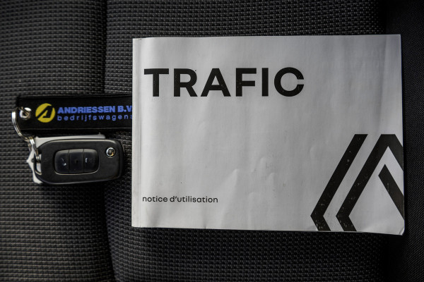 Renault Trafic Blue dCi 150PK | L2H1 | 9-Zits | EX BTW/BPM | LED | Canera | Navi | Zijschuifdeur R+L | Cruise | Airco | PDC | Euro 6