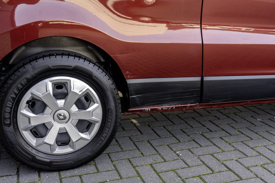 Renault Trafic Blue dCi 150PK | L2H1 | 9-Zits | EX BTW/BPM | LED | Canera | Navi | Zijschuifdeur R+L | Cruise | Airco | PDC | Euro 6