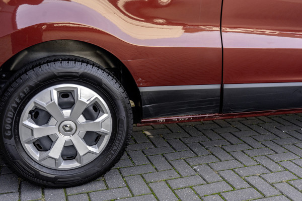 Renault Trafic Blue dCi 150PK | L2H1 | 9-Zits | EX BTW/BPM | LED | Canera | Navi | Zijschuifdeur R+L | Cruise | Airco | PDC | Euro 6