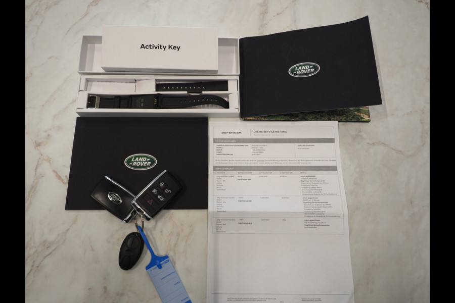 Land Rover Defender 110 2.0 P400e Urban | Panoramadak | Wide Arch | Luchtvering | Meridian | 360 | Sidesteps | Trekhaak