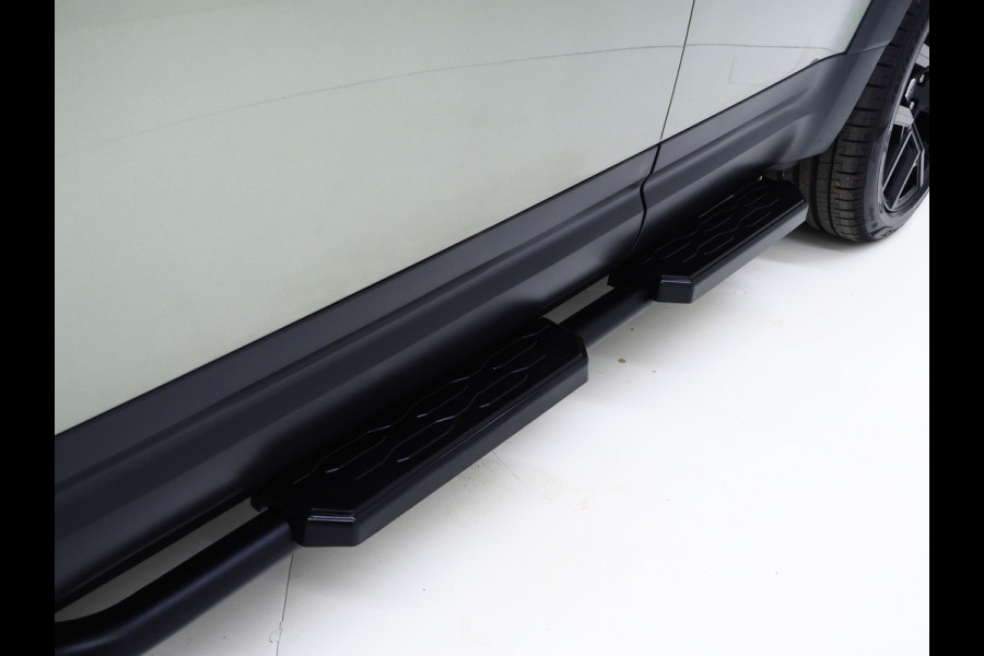 Land Rover Defender 110 2.0 P400e Urban | Panoramadak | Wide Arch | Luchtvering | Meridian | 360 | Sidesteps | Trekhaak