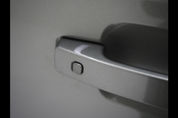 Land Rover Defender 110 2.0 P400e Urban | Panoramadak | Wide Arch | Luchtvering | Meridian | 360 | Sidesteps | Trekhaak