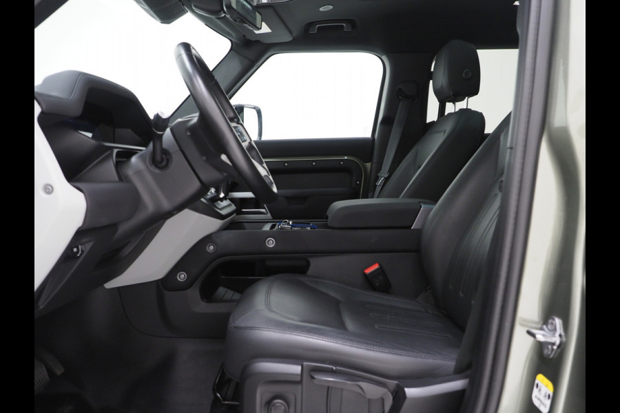 Land Rover Defender 110 2.0 P400e Urban | Panoramadak | Wide Arch | Luchtvering | Meridian | 360 | Sidesteps | Trekhaak