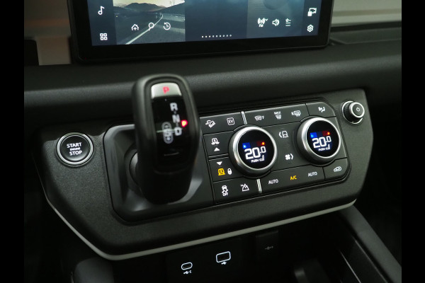 Land Rover Defender 110 2.0 P400e Urban | Panoramadak | Wide Arch | Luchtvering | Meridian | 360 | Sidesteps | Trekhaak