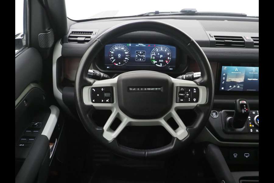 Land Rover Defender 110 2.0 P400e Urban | Panoramadak | Wide Arch | Luchtvering | Meridian | 360 | Sidesteps | Trekhaak