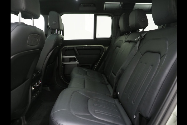 Land Rover Defender 110 2.0 P400e Urban | Panoramadak | Wide Arch | Luchtvering | Meridian | 360 | Sidesteps | Trekhaak