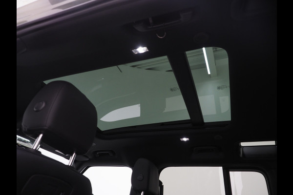 Land Rover Defender 110 2.0 P400e Urban | Panoramadak | Wide Arch | Luchtvering | Meridian | 360 | Sidesteps | Trekhaak