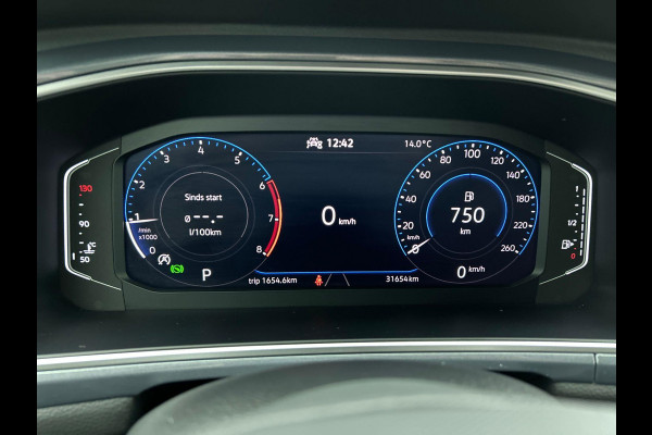 Volkswagen T-Roc 1.5 TSI 150pk DSG Style | two tone | Navigatie | Apple Carplay/Android Auto | Parkeersensoren | Camera | Adaptive Cruise Control | Blind Spot Assist | Park Assist | Stoel- en stuurverwarming | Elektrische achterklep | LED-koplampen