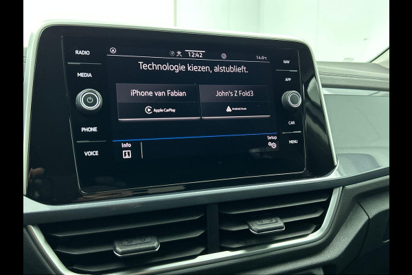Volkswagen T-Roc 1.5 TSI 150pk DSG Style | two tone | Navigatie | Apple Carplay/Android Auto | Parkeersensoren | Camera | Adaptive Cruise Control | Blind Spot Assist | Park Assist | Stoel- en stuurverwarming | Elektrische achterklep | LED-koplampen
